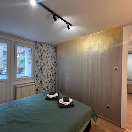 Downtown Admiral Apartment