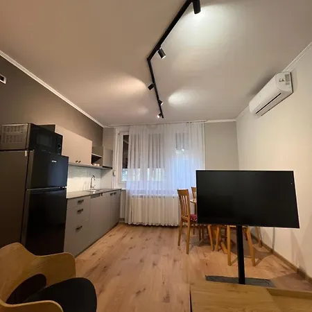Downtown Admiral Apartment